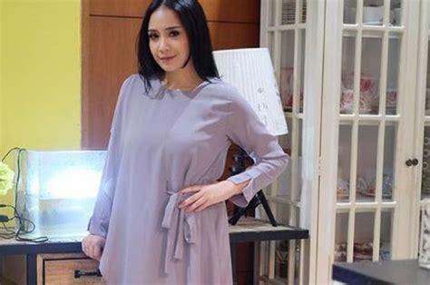 Check spelling or type a new query. Reaksi Nagita Slavina yang Tertawa Saat Melihat Syahrini ...