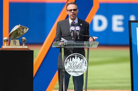 Put It In The Books Wcbs 880 Sportscaster Howie Rose Inducted Into Mets Hall Of Fame Alongside
