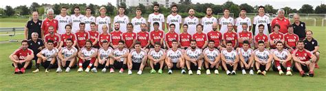Desde los canales digitales oficiales del club atlético river plate, indican que el jugador de la categoría reserva, thomas gutiérrez (colombia), presentó un cuadro de enfermedad de las vías. Plantel de River 2017/18: números, jugadores y cuerpo ...