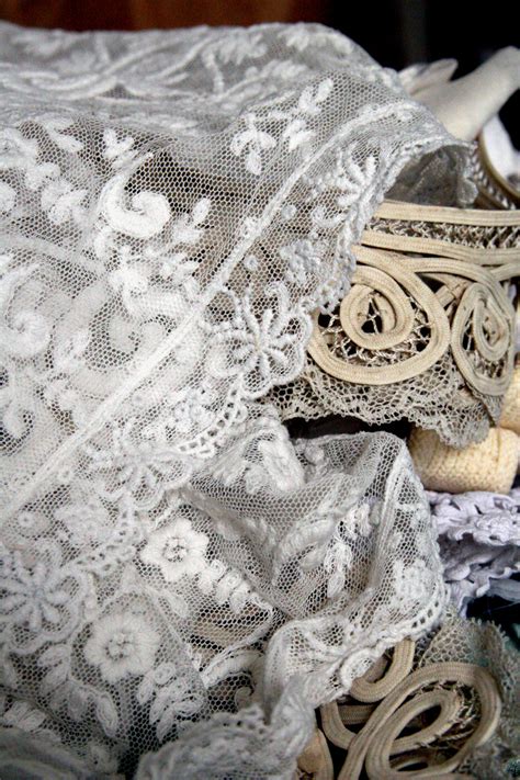 French la Vie - The Lace Thing