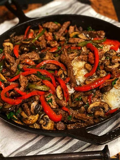 Vibrant and flavorful pepper steak stir fry is easy enough for a weeknight and good enough for company! PEPPER STEAK | WEEKNIGHT DINNER | EASY RECIPE