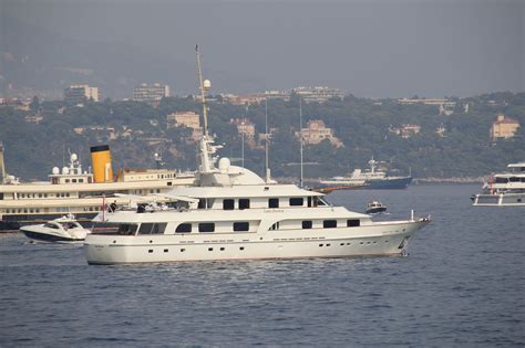 Currently sailing under the flag of netherlands. Lady Duvera yacht - Hakvoort Shipyard | SuperYacht Times
