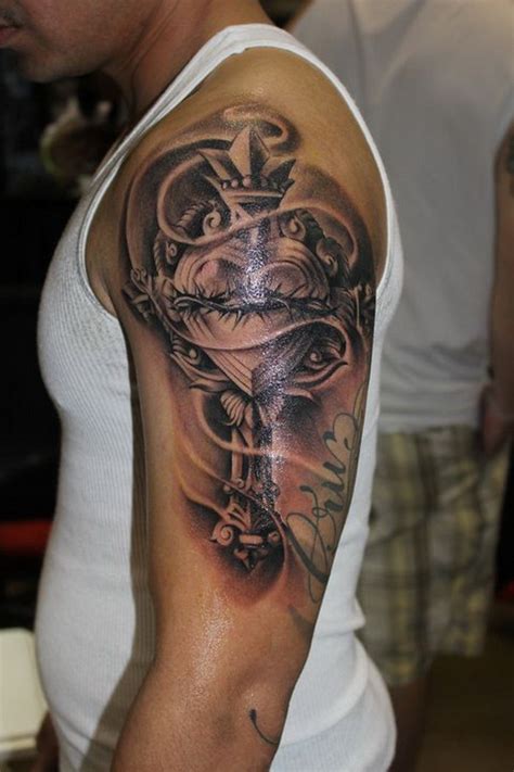 A heart tattoo can be in memory of a loved one, a broken heart, showing love for a partner, a mended heart, love … Pin on tattoo