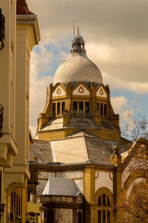 Sinagoga No Centro De Novi Sad Foto De Stock Imagem De Arquitetura