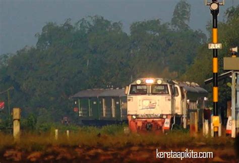 Untuk mengecek harga tiket kereta api jurusan jakarta ke jogja, sebenarnya bisa dicek di situs resmi pt kai, atau cek harga tiket kereta tujuan jakarta jogja di traveloka, tiket.com, dan situs reservasi. Tiket Kereta Api Surabaya Jogja Terbaru Semua Kelas ...