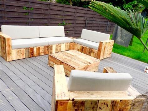 Pallet Patio Sofa Set Build A Patio With Pallets 101 Pallets