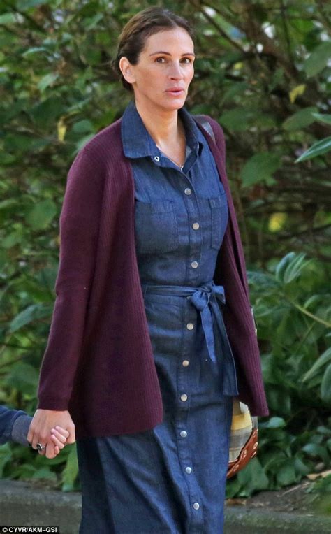 We did not find results for: Julia Roberts slips into plain house dress to shoot scenes ...