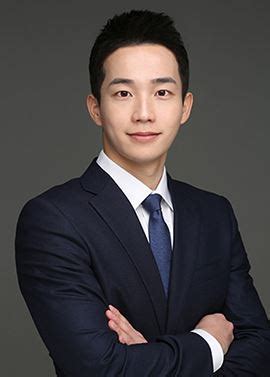 강재형 아나운서 님 퇴사한줄알았는데 부당전보돼셔서 안보였군요 참 많은 안사운서가 퇴사하보 부당전보되고 했었네요 국장.님 되신거 축하드려요 신동호 는 퇴사좀하지 얼굴들고 아나운서실에. 2018 MBC 김정현 아나운서 합격, 아나운서 아카데미 '투비앤' 6월 ...
