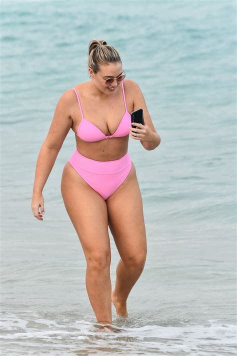 Iskra Lawrence Sexy Body In A Pink Bikini Hot Celebs Home