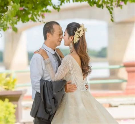 Young Cambodian Woman Marries 70 Year Old Man Receives Hate Online