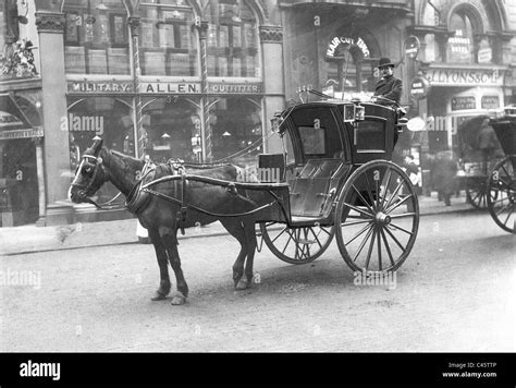 Hackney Carriage In London 1904 Stock Photo 37008630 Alamy