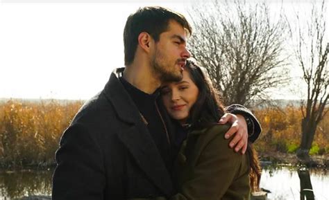 .saat 20:00'de trt 1'de yayınlanacak olan gönül dağı dizisi yeni bölüm izleyciler tarafından merakla bekleniyor. TRT 1'den üzen Gönül Dağı kararı! Yayından Kaldırıldı!