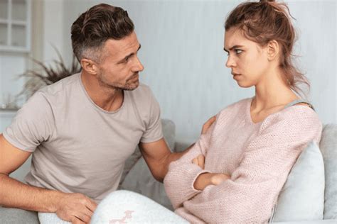 8 Telltale Signs Ex Husband Regrets Divorce