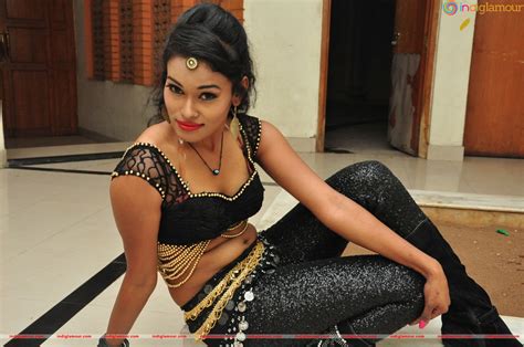 Nisha Actress Photo Image Pics And Stills
