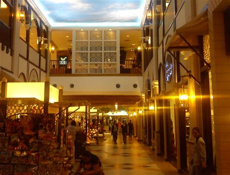 Sunway pyramid shopping mall malaysia. Sunway Pyramid Kuala Lumpur - paint finishes