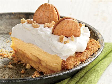 Bake at 350 degrees for 9 minutes. Peanut Butter-Banana Cream Pie | Recipe in 2020 | Peanut ...
