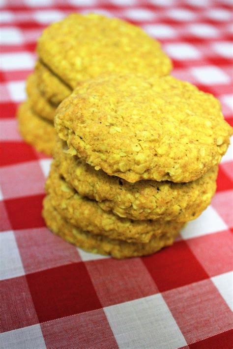 Ice the cookies ând then sprinkle with â pinch of turmeric or ground ginger. Turmeric and Ginger Breakfast Cookies - Untainted Tastes ...
