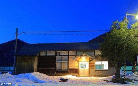 رد الفنان سمير غانم على القول بأنه تعلم الارتجال من الفنان الراحل الضيف أحمد. أيوة ده بجد ! .. محطة قطار في اليابان تعمل 3 سنوات من اجل ...