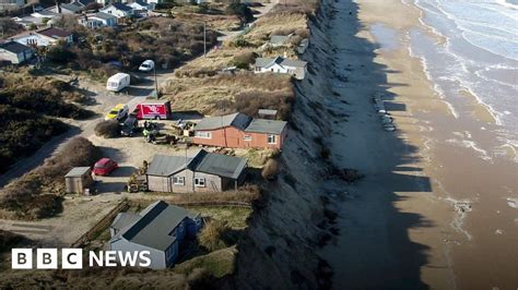 Hemsby Coastal Erosion Leaves Cliff Top Homes Uninhabitable Bbc News