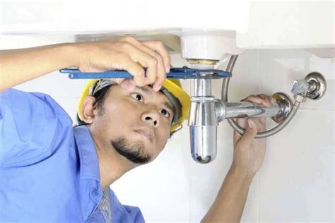 Handy Tips To Fix Plumbing Leaks And Reduce Water Waste · The Wow Decor