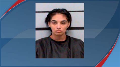 Woman Arrested For Pepper Spraying Walmart Employees Robbing Store Klbk Kamc