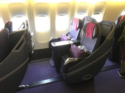Review Thai Airways Business Class Boeing 777 200 Bangkok Nach Bali
