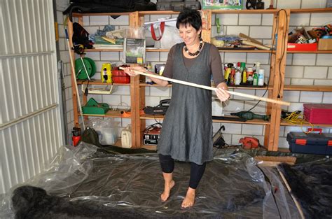 Wenn ja, dann könnten sie alternativ durch filzen die existierenden stücke zusammenbinden. Kleidsam by Monika Stooss: Teppich filzen
