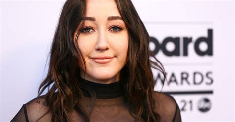 noah cyrus is selling a bottle of her tears for 12 000