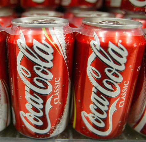 In february 2021, readers asked snopes to examine the authenticity of photographs appearing to show a coke can imprinted with the words try to be less white.. Menschliche Fäkalien in Coca-Cola-Dosen aufgetaucht - WELT