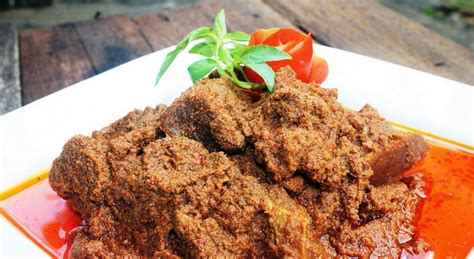 Namun, sekarang anda dapat menemukan rendang dengan bahan dasar lainnya. Beef Rendang ( Rendang Daging Sapi ) | IdFoody