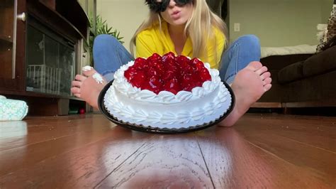 Feet Vs Cake Food Crushing 7 Mins Youtube
