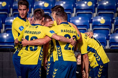 He has written for numerous publications from. Hvem har scoret årets Brøndby-mål i 2020? | 3point.dk