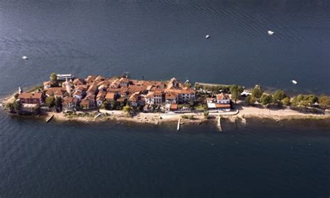 Stresa ist ein kleiner ort am lago maggiore in der region piemont. Stresa, Italien - Sehenswürdigkeiten