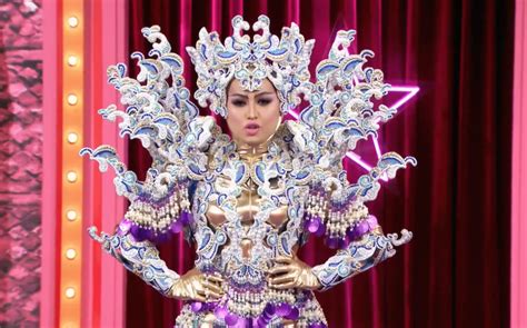 Ongina is the stage name of ryan ong palao, a drag queen from los angeles, california.she was a contestant on season 1 of rupaul's drag race and was eliminated on episode 5, placing 5th overall. Ongina shares incredible three-in-one runway for Drag Race ...