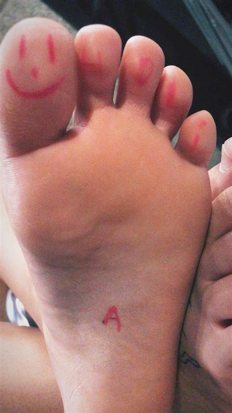 Anna Castillos Feet