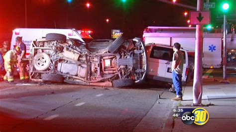 5 Hospitalized After A 3 Car Crash In Central Fresno Abc30 Fresno