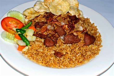 Nasi goreng mie merupakan salah satu kuliner atau masakan khas indonesia. Cara membuat nasi goreng kambing | KOKI IBU