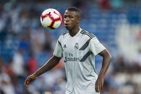 Vinicius junior fait ses débuts avec le real madrid le 29 septembre 2018 face à l'atlético madrid. Vinícius Júnior is too good for the Real Madrid Castilla team