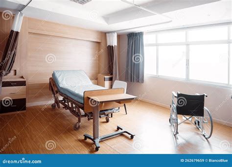 Sterile Recovery Room Equipped with Comfortable Sickbed for Patient