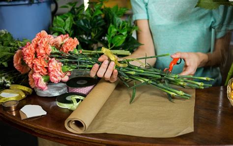 The Definitive Guide To Making Fresh Cut Flowers Last Longer