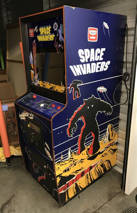 Vintage Space Invaders Arcade Game Working Great