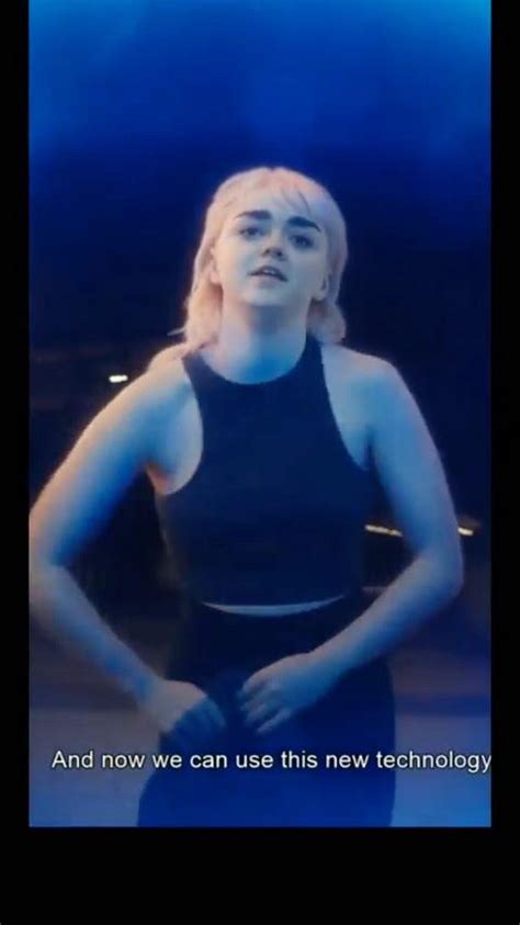 Loving Her Arms Here Molten Maisie Williams