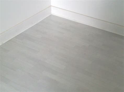 This diverse selection of white laminate flooring features some form of white, or lighter tone which will give a bright airy feel in dark spaces, and bring a striking, modern look to any room. Laminate installed in the office at Southwark | Step ...