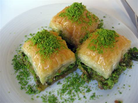 Food To Try In Istanbul Baklava Footsteps