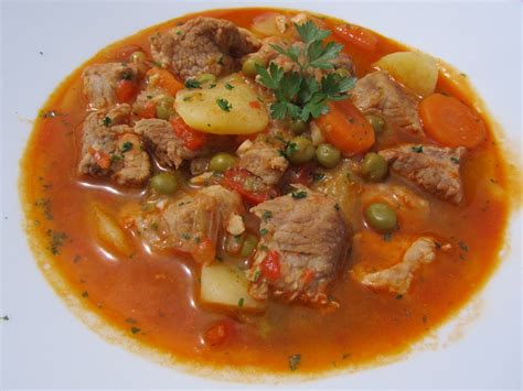 Moler 2 papas para obtener 2 harinas de ve a la residencia e interactua con el utensilio de cocina5. Estofado de cerdo con verduras