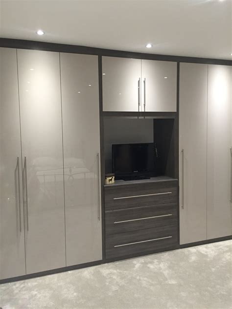 High Gloss Wardrobes New Fitted Wardrobes Essex Verve