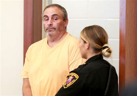 Man Killed His Wife Tossed Her In Their Pool And Got Applebees Takeout For 2 To Create An