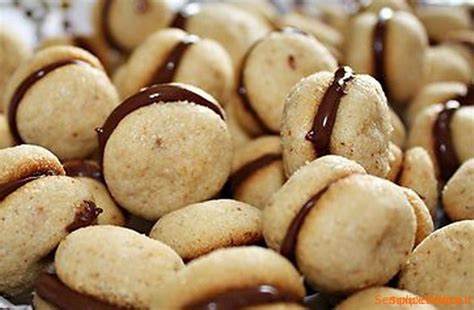 Quando i biscotti dei baci di dama saranno cotti, estraeteli dal forno e lasciateli raffreddare. baci di dama, 3P Ingros