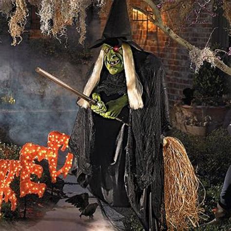 Animated Flying Witch Halloween Prop Haunted House Outdoor Decoration