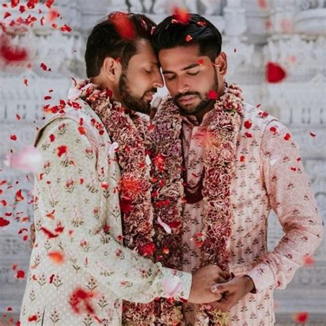 Gay Couple S Traditional Indian Wedding Goes Viral Zohal